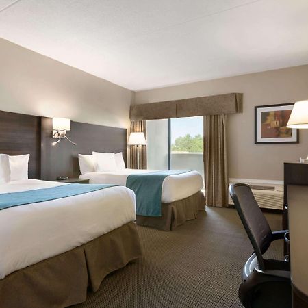Travelodge Hotel by Wyndham Kingston Lasalle Eksteriør billede
